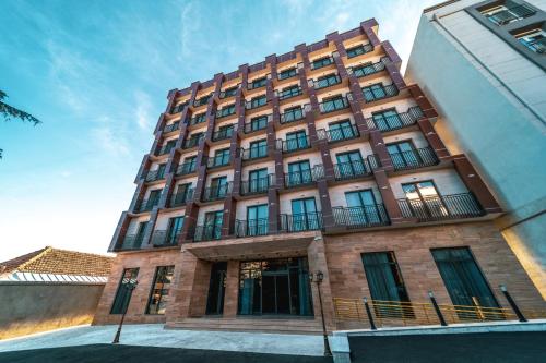 RESIDENCE PLAZA HOTEL